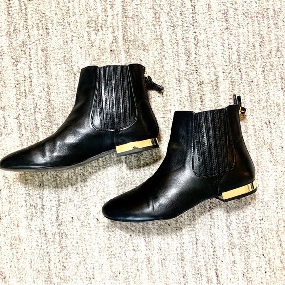 NWOT SIZE 9 booties - Picture 2 of 8